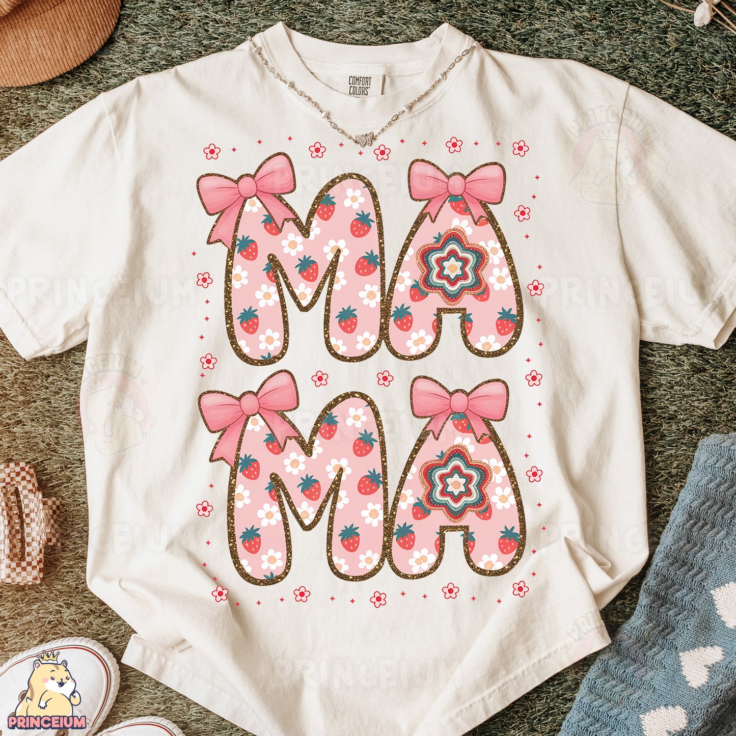 a t - shirt with the word ma ma on it