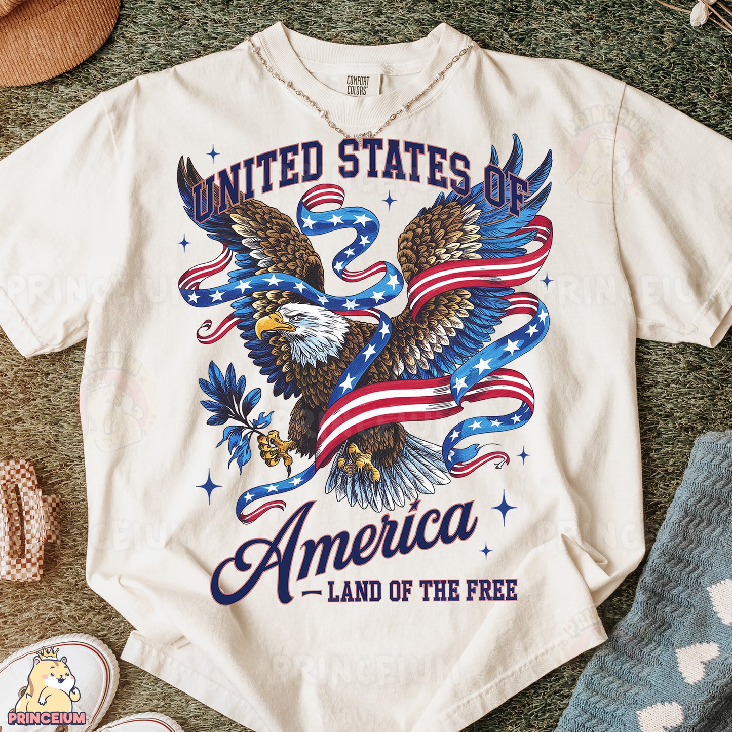 a t - shirt with an eagle and the words united states of america on it