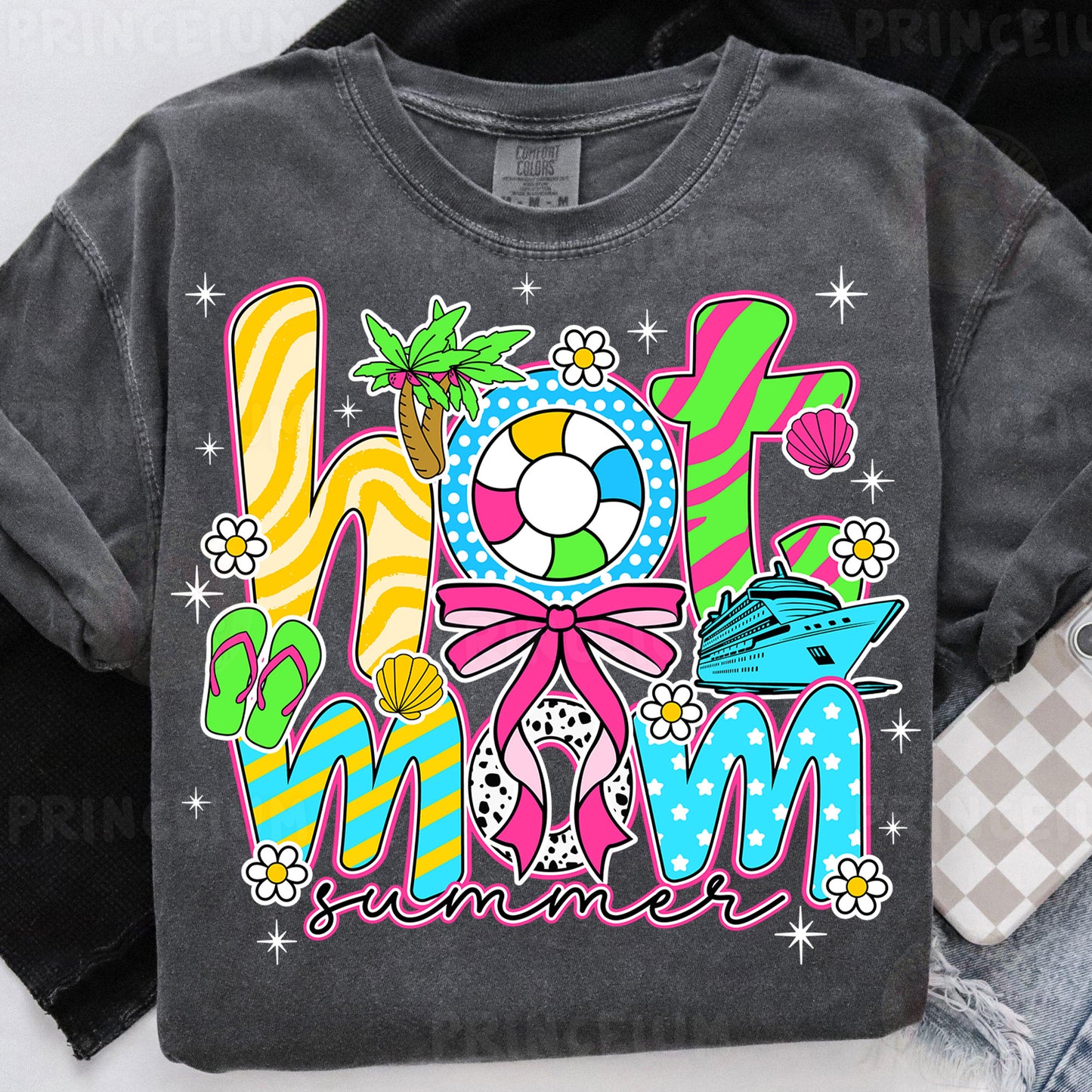 a t - shirt with the word mom on it