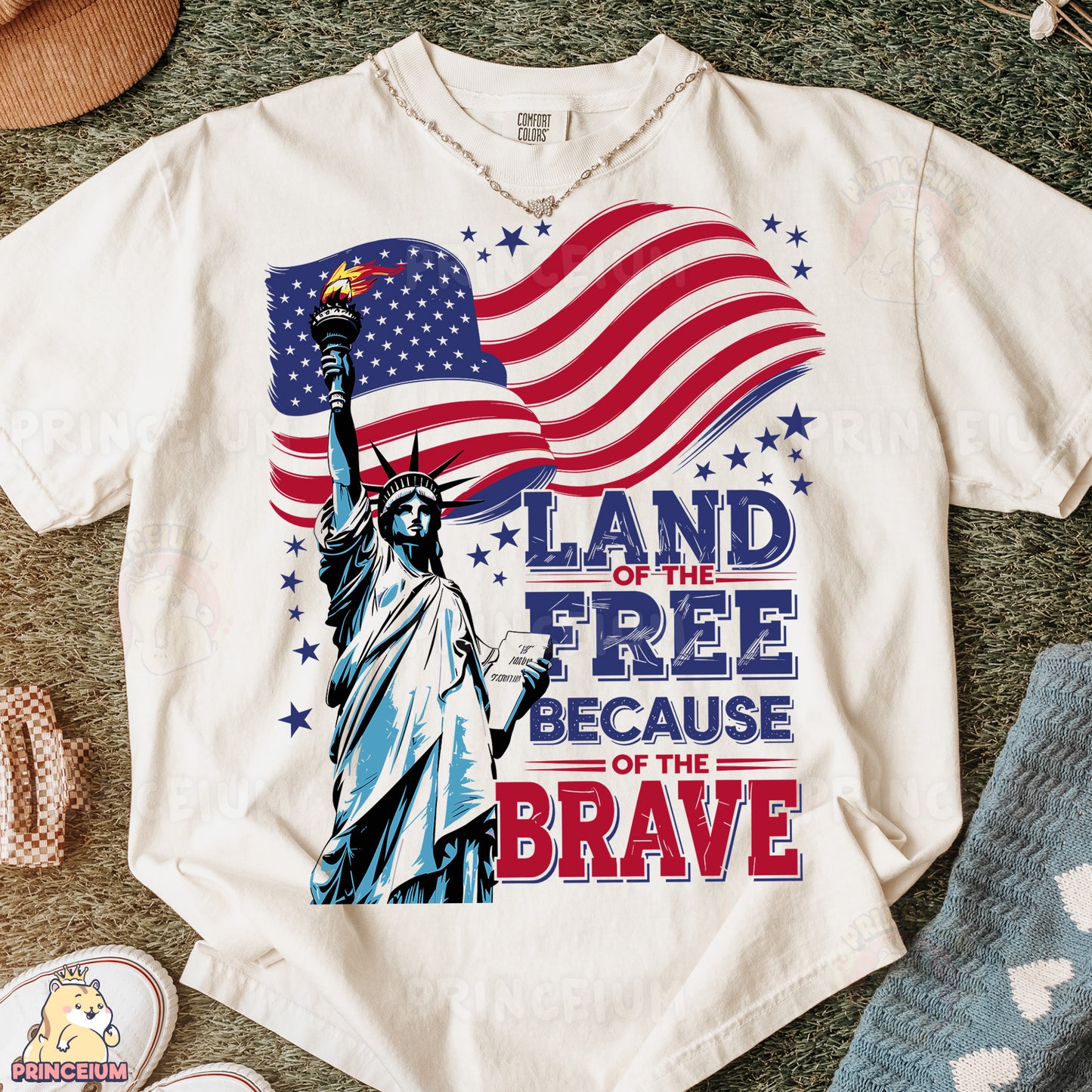 a t - shirt with the statue of liberty on it