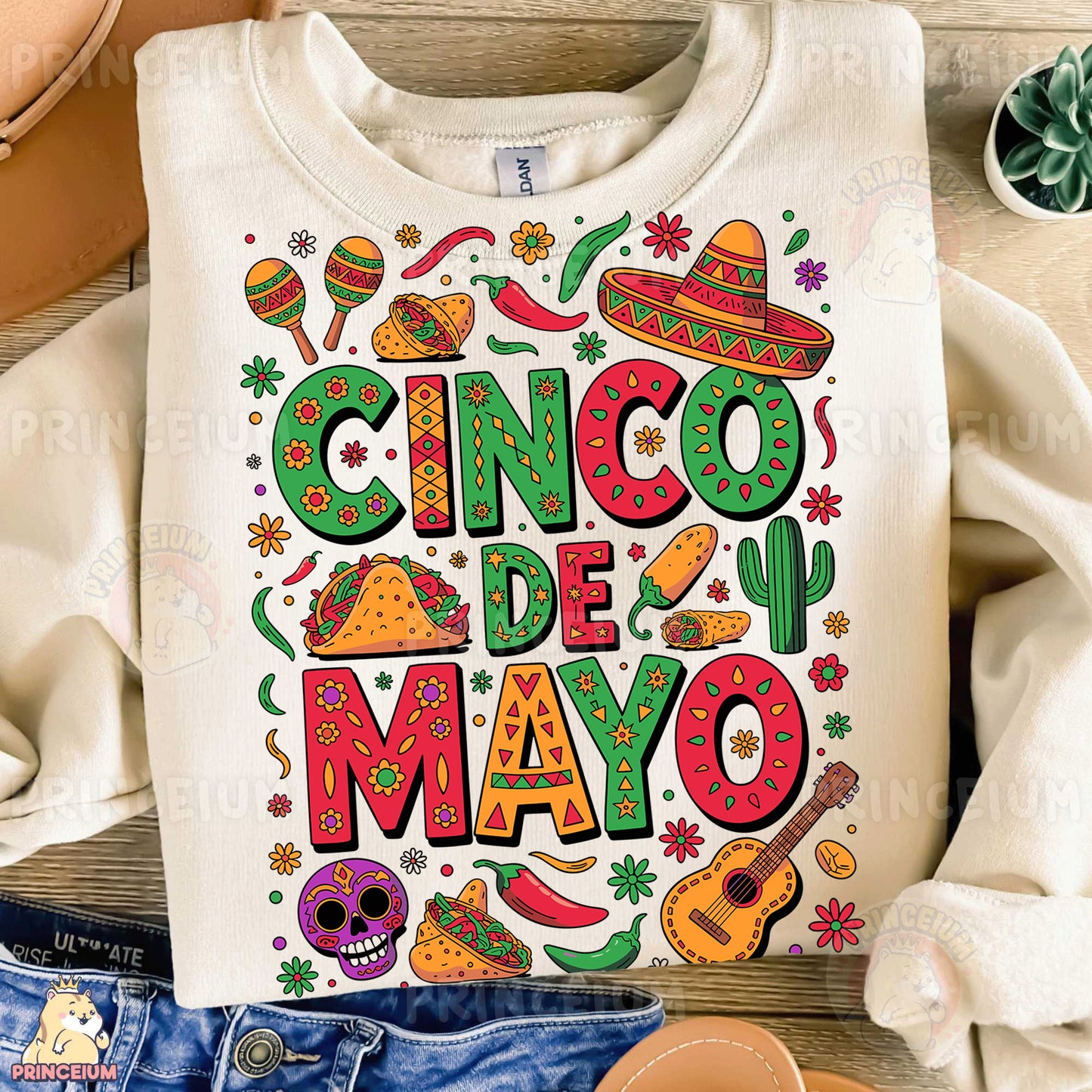 a t - shirt that says cinco de mayo on it