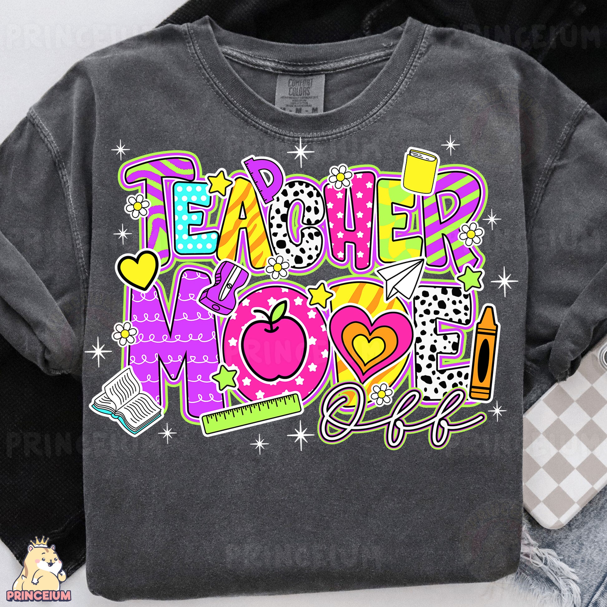 a t - shirt with the words teacher mom on it