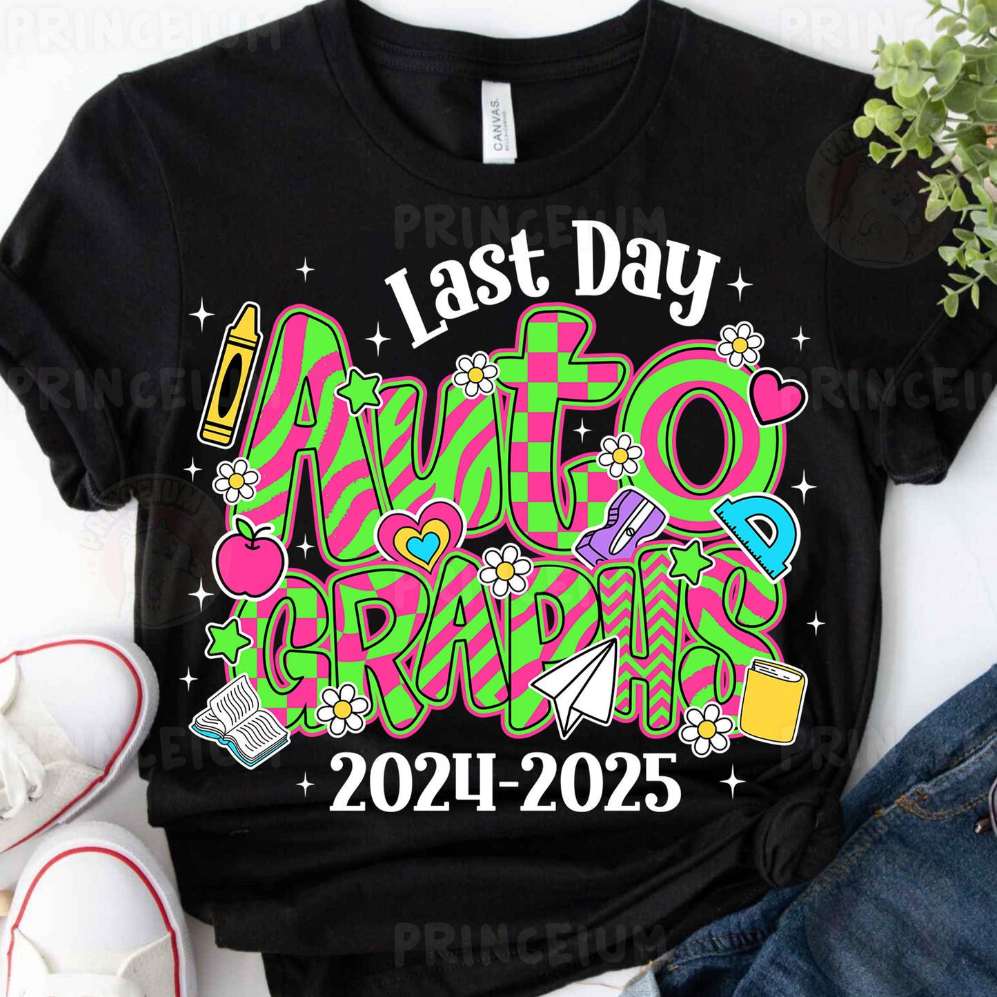a t - shirt with the words last day autographs on it
