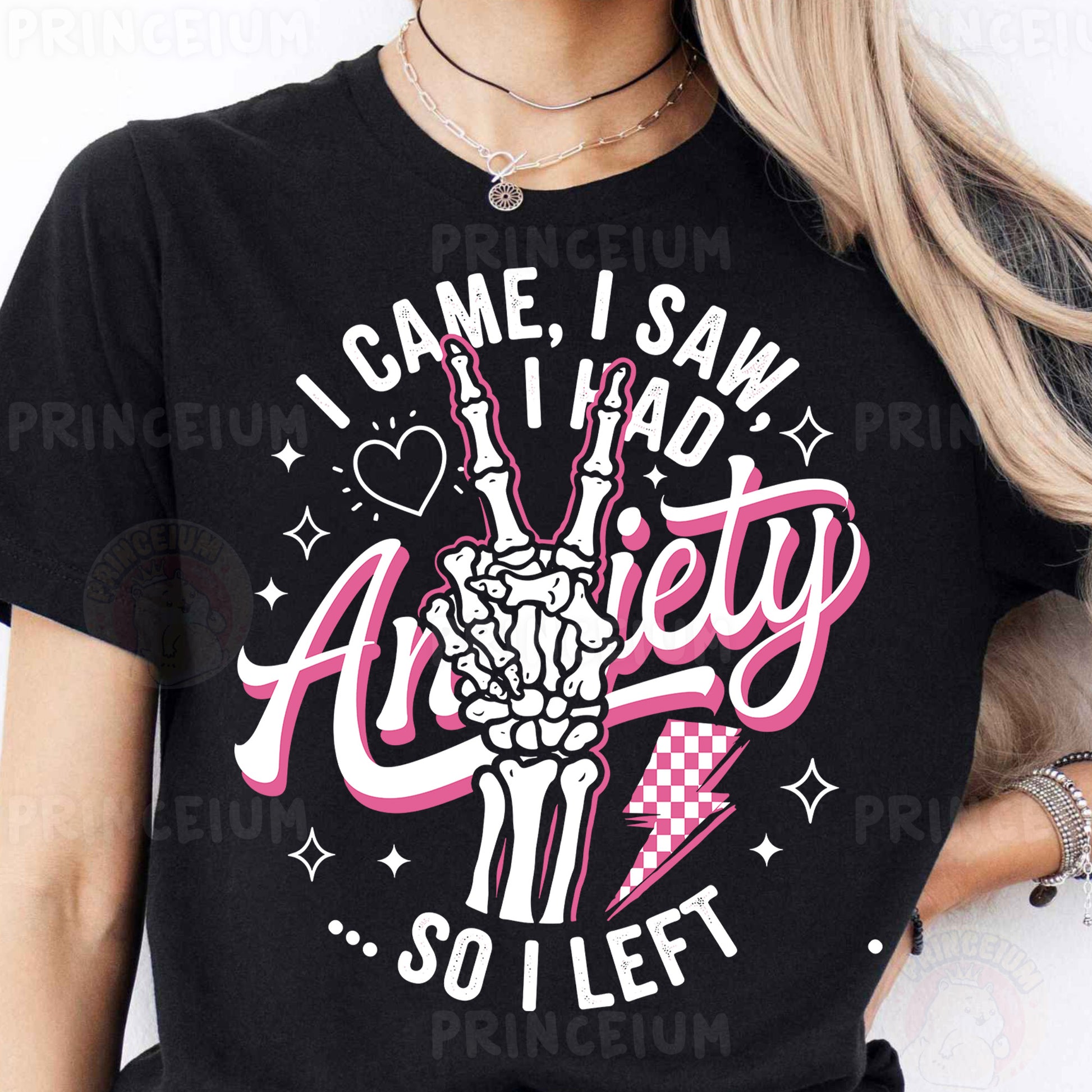 a woman wearing a t - shirt that says i came, i saw, i