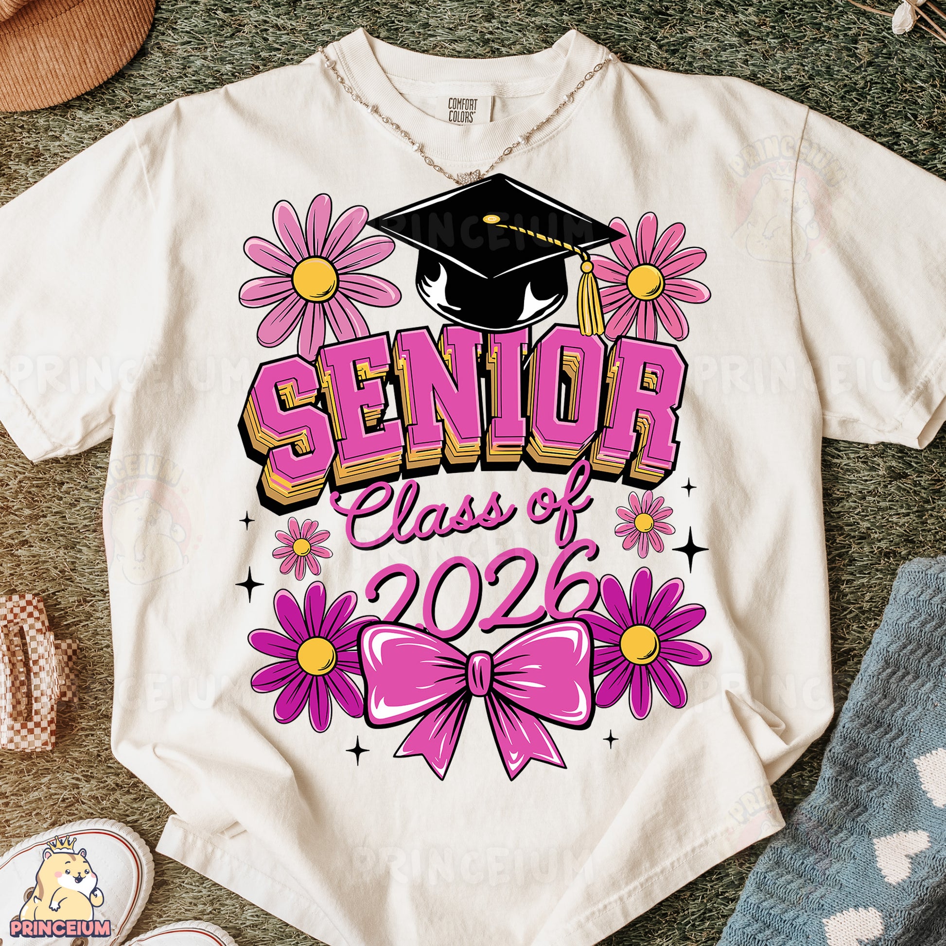 a t - shirt that says senior class of 2012