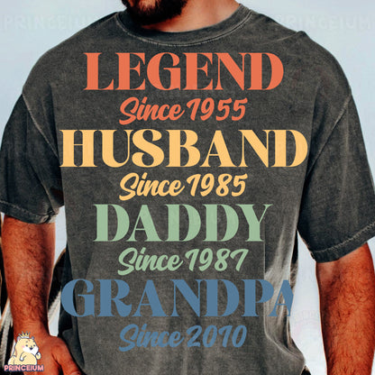 a man with a beard wearing a t - shirt