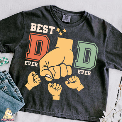 a t - shirt that says best dad ever and a pair of jeans