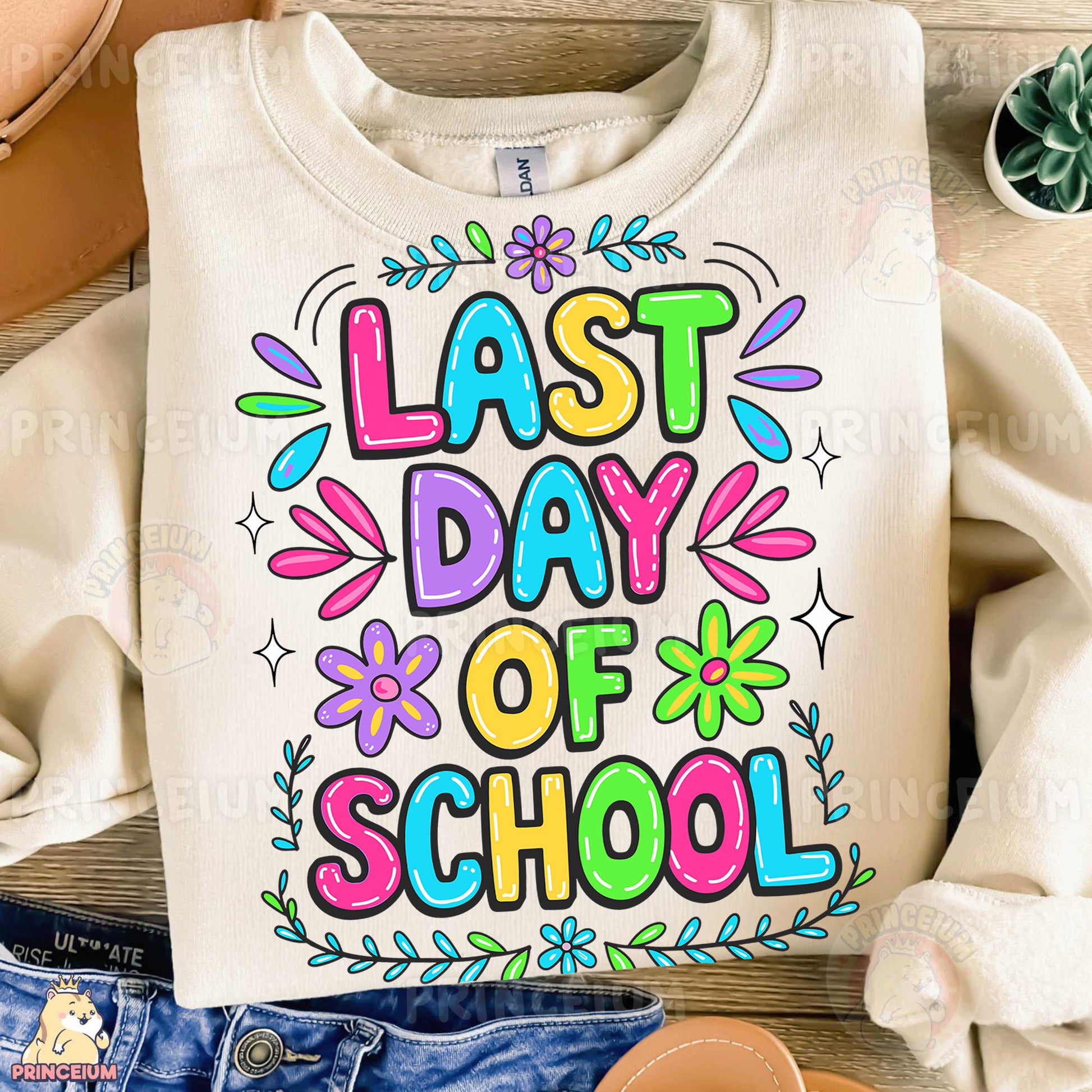 a t - shirt with the words last day of school on it