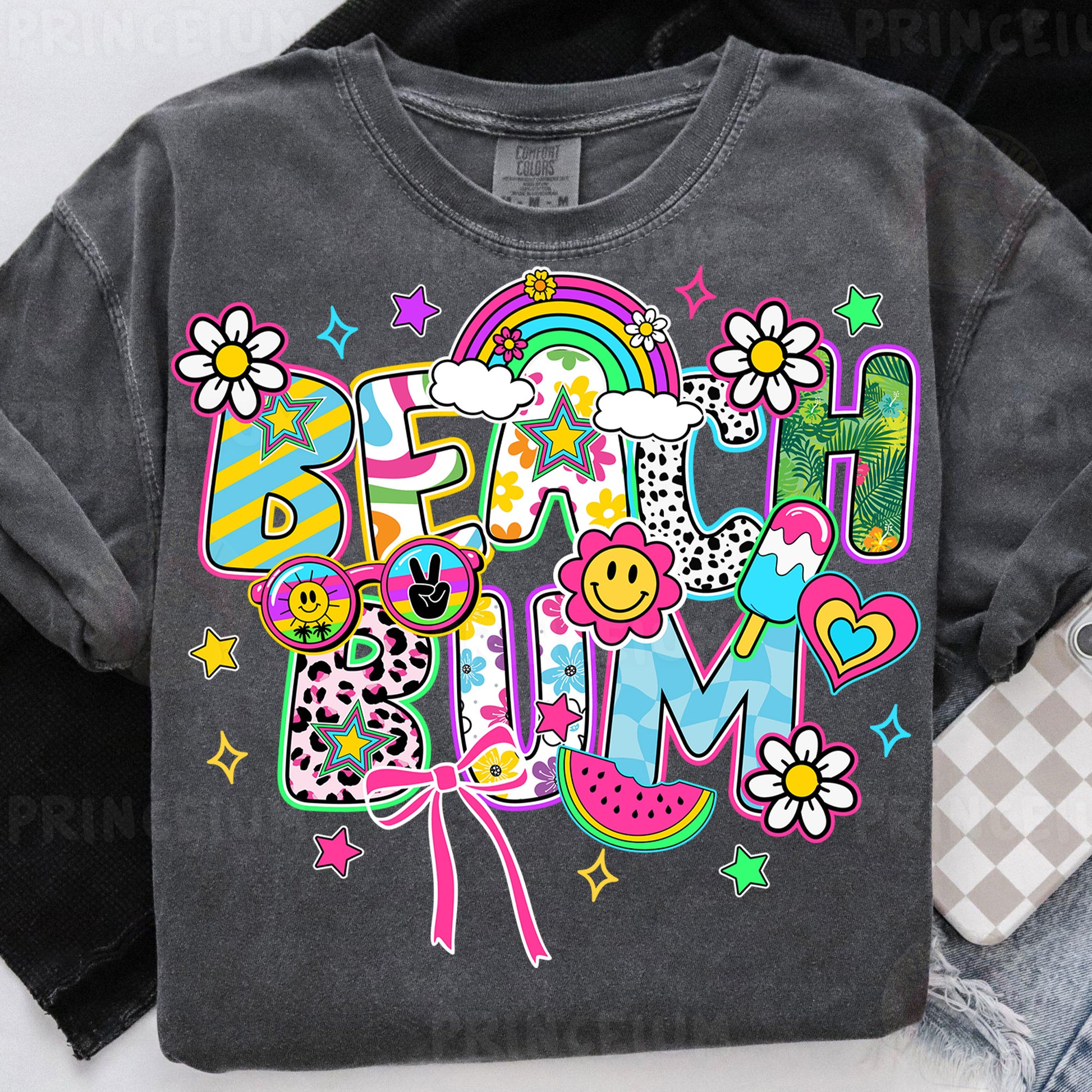 a t - shirt with the words happy mom on it
