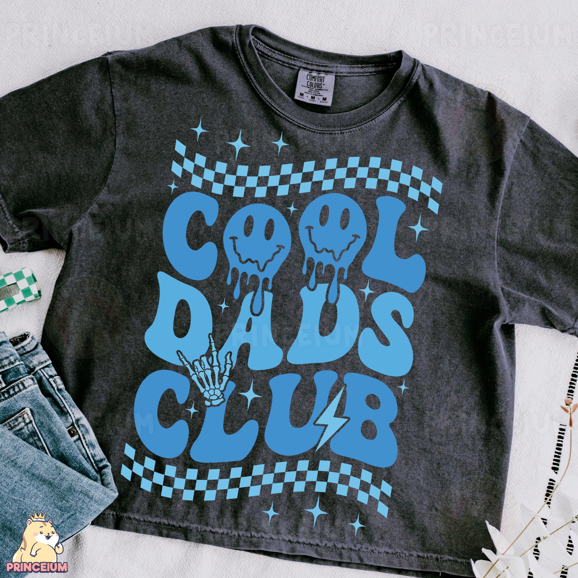 a t - shirt that says cool bus club on it